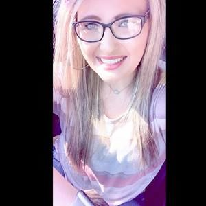 Meet your Posher, Courtney